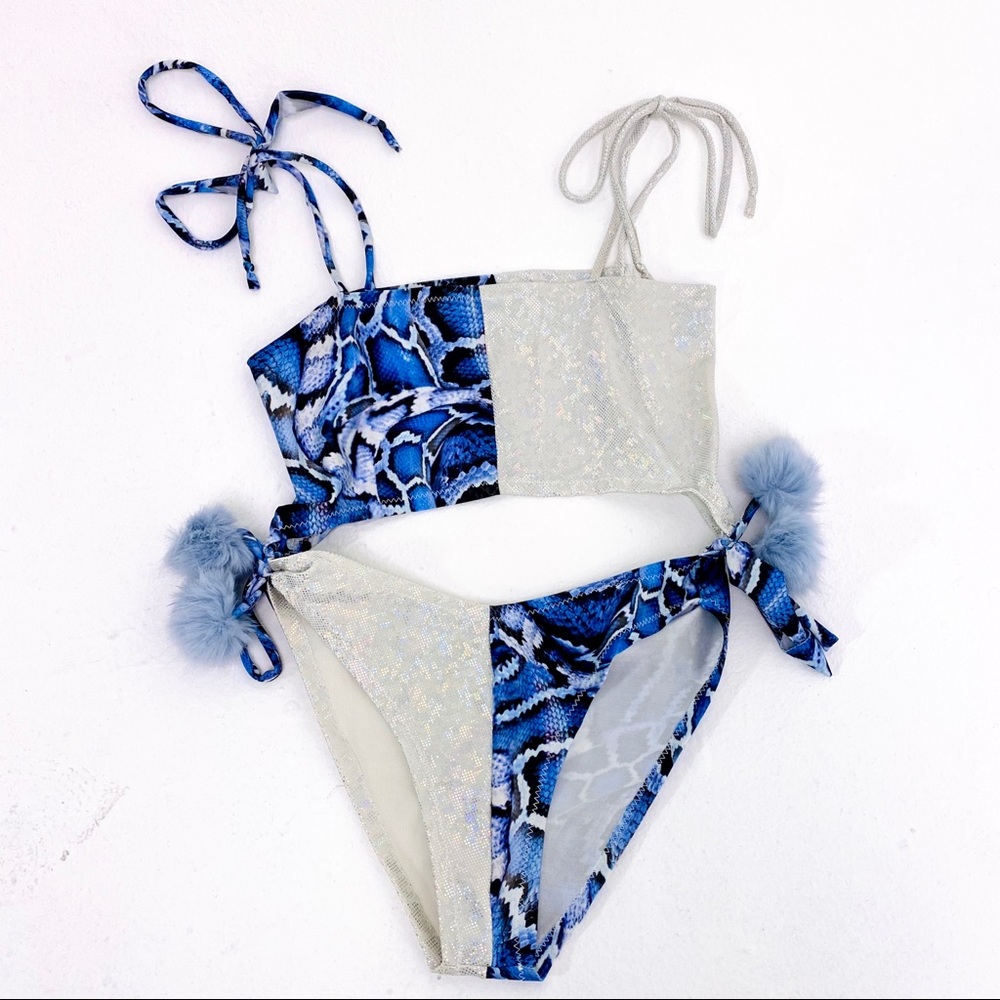 HALF & HALF POM POM BODYSUIT